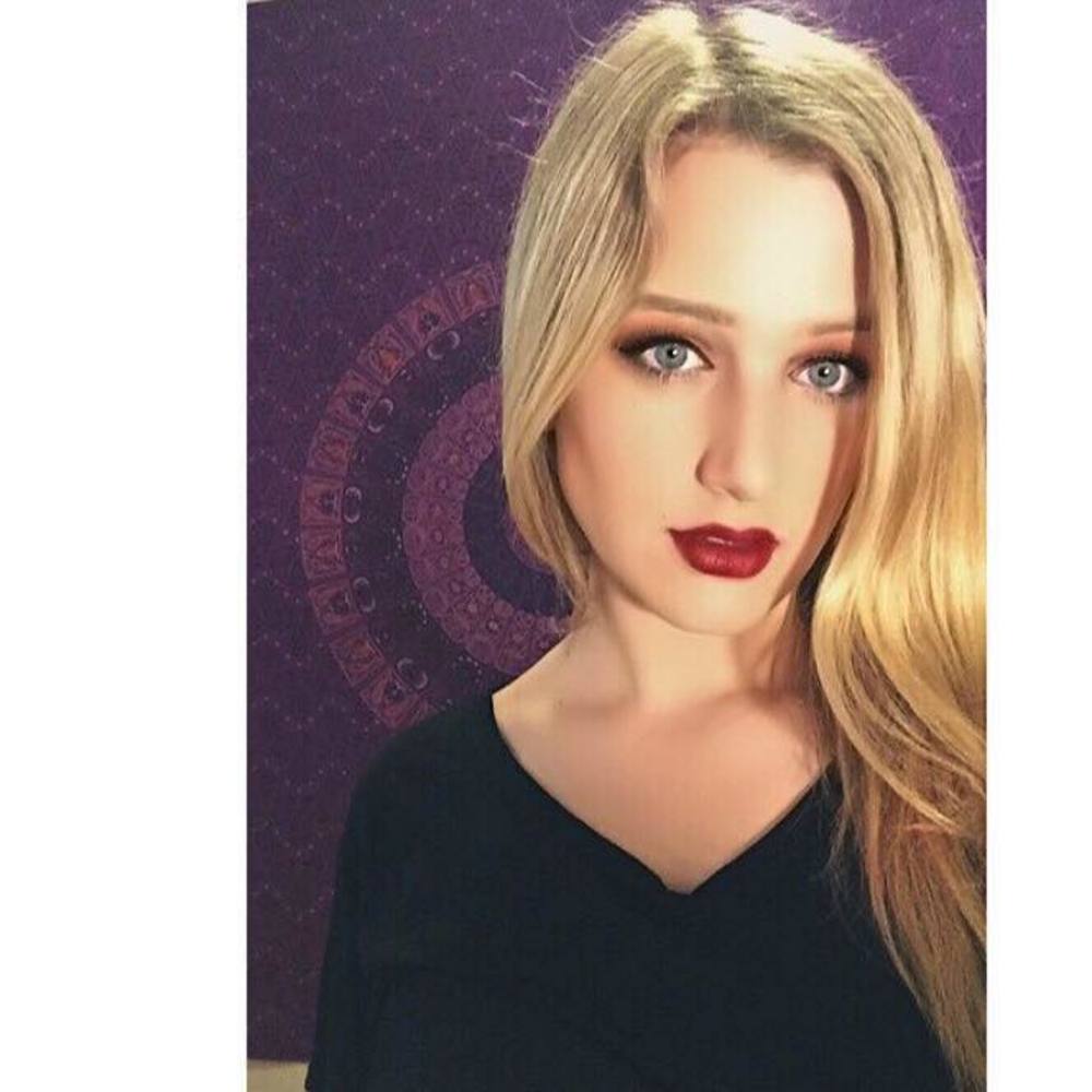 Meet your Posher, Gabby